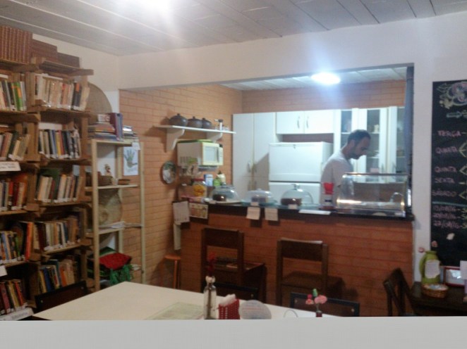 Das "Semear" mit Café und Bazar. Da sitzt man am Tisch und ratscht. 